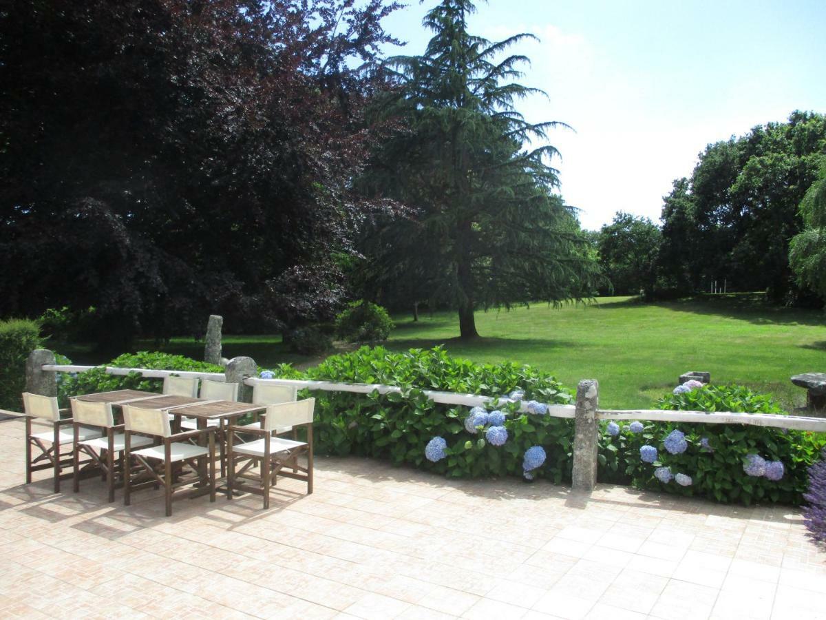Domaine Les Grandes Roches Bed & Breakfast Tregunc Bagian luar foto