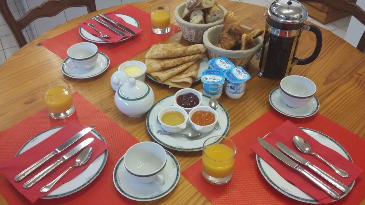 Domaine Les Grandes Roches Bed & Breakfast Tregunc Bagian luar foto
