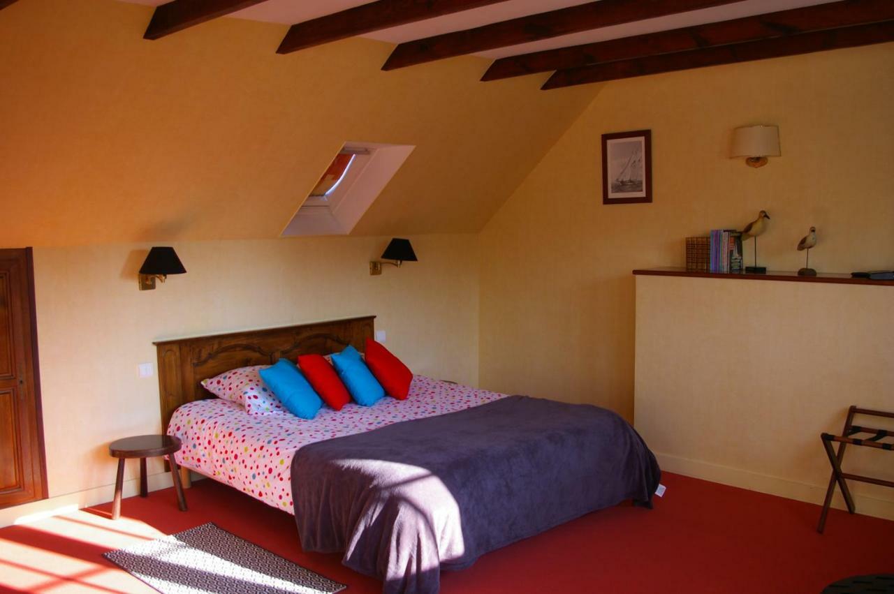 Domaine Les Grandes Roches Bed & Breakfast Tregunc Bagian luar foto