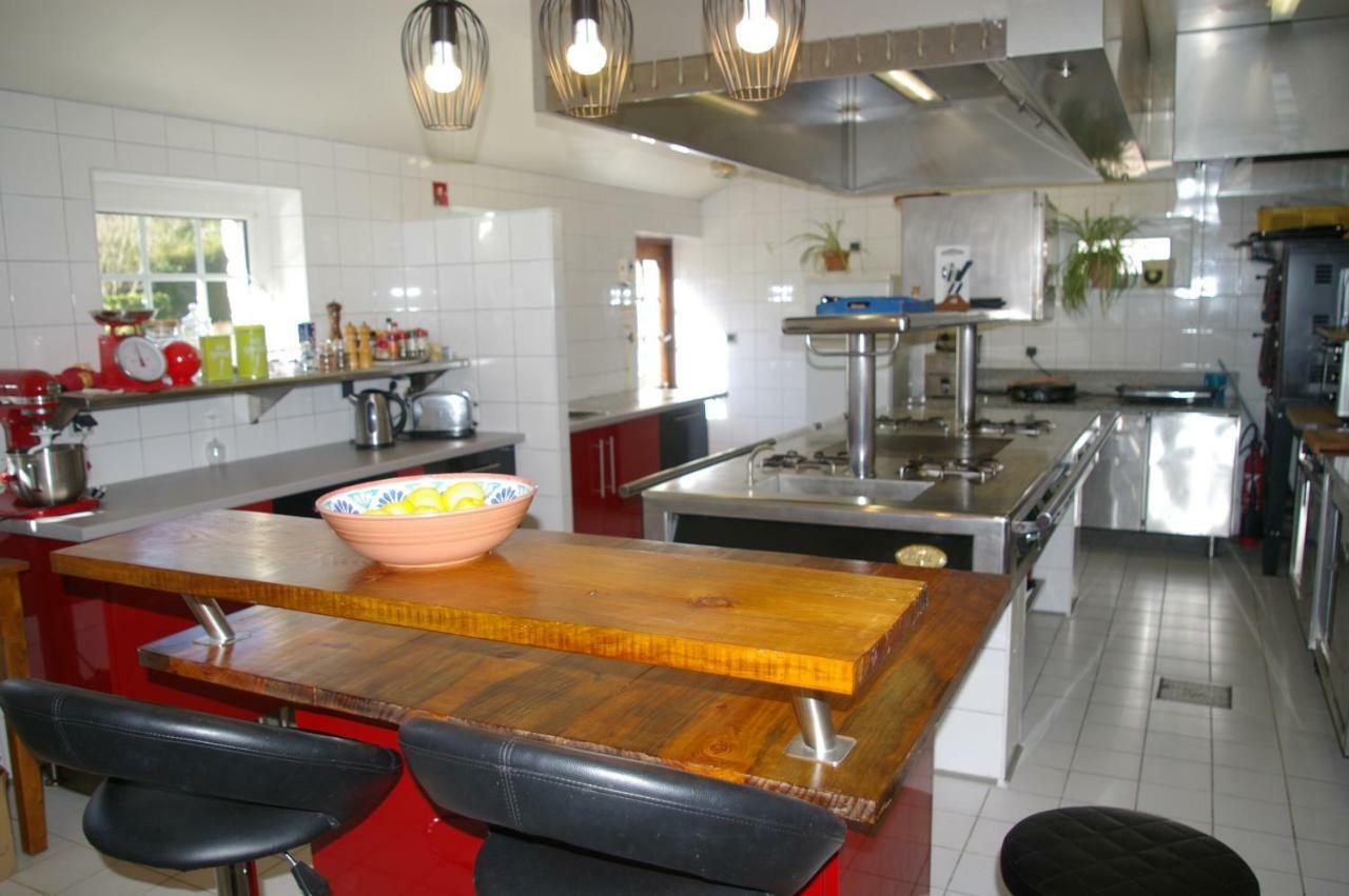 Domaine Les Grandes Roches Bed & Breakfast Tregunc Bagian luar foto