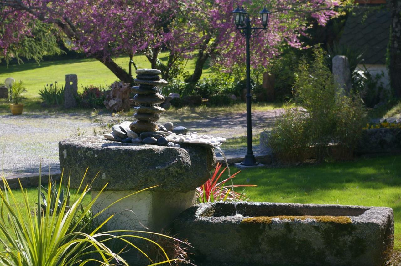 Domaine Les Grandes Roches Bed & Breakfast Tregunc Bagian luar foto